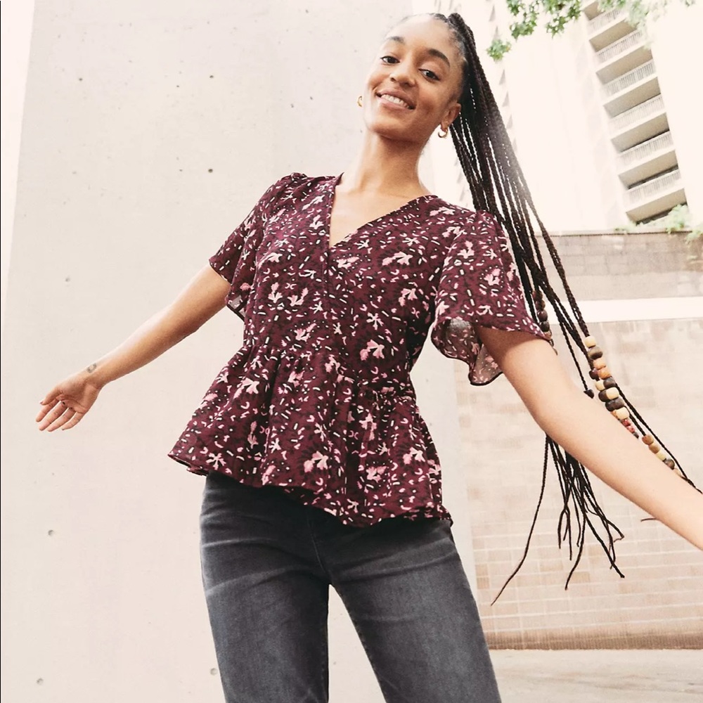 NWT Georgette Flutter-Sleeve Peplum Top in Rich Paisley